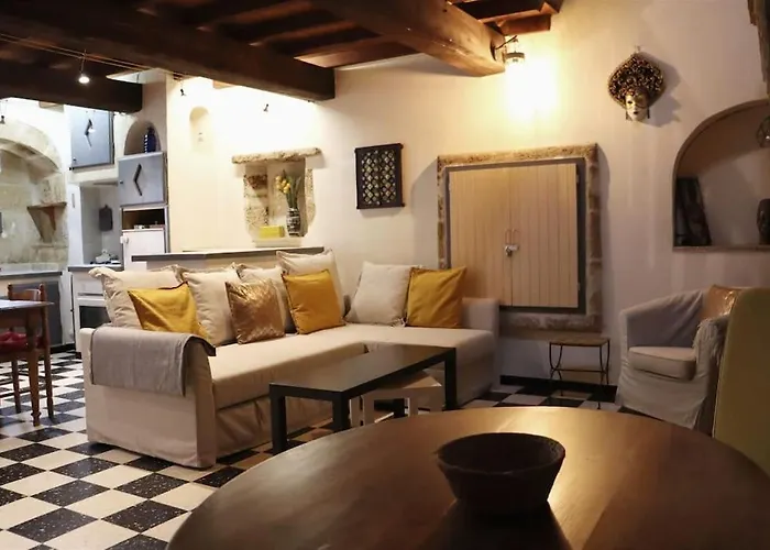 Entre Uzes Et Le Pont-du-gard Le Logis D'autrefois Apartamento *