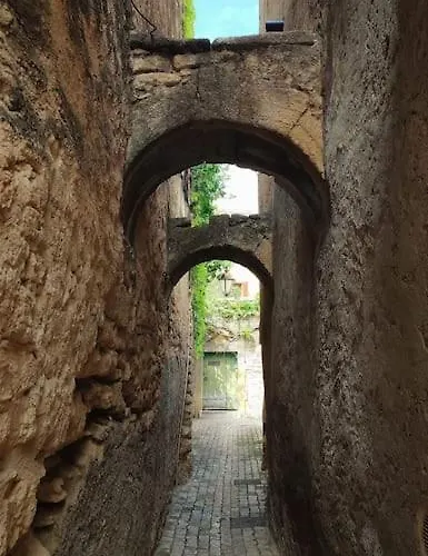 Entre Uzes Et Le Pont-du-gard Le Logis D'autrefois Castillon-du-Gard