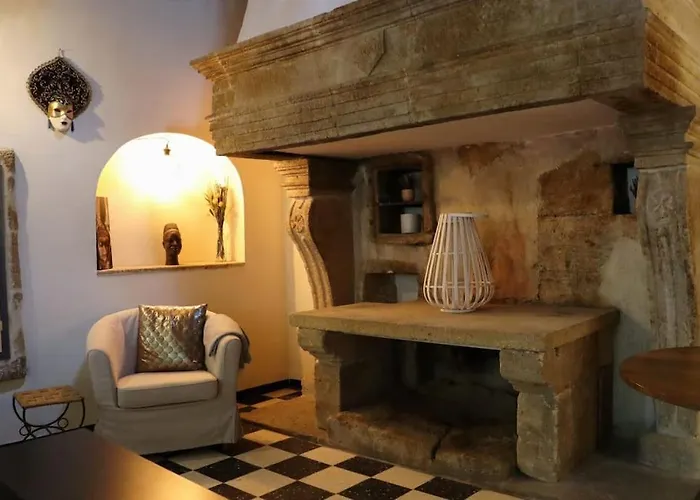 Entre Uzes Et Le Pont-du-gard Le Logis D'autrefois Apartamento *